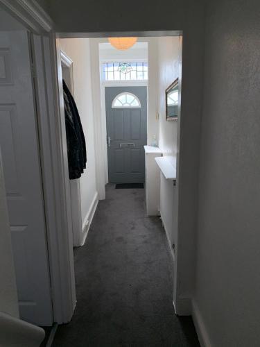 4-bed House 10min Walk To Town Centre In Blackpool