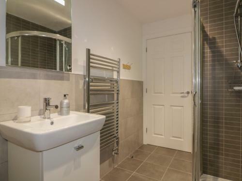 Apartment 4