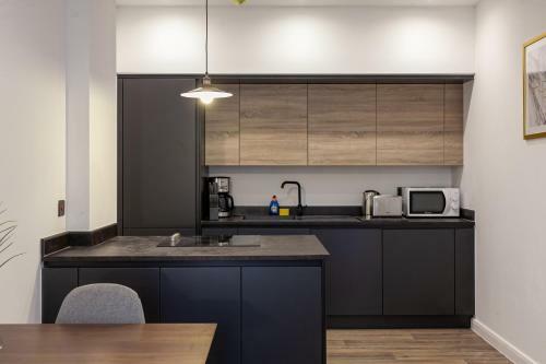 Modern 1 Bedroom Apartment In Bolton