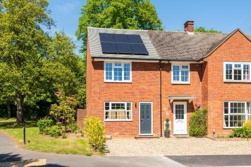 2 Bed House Close To Town Centre