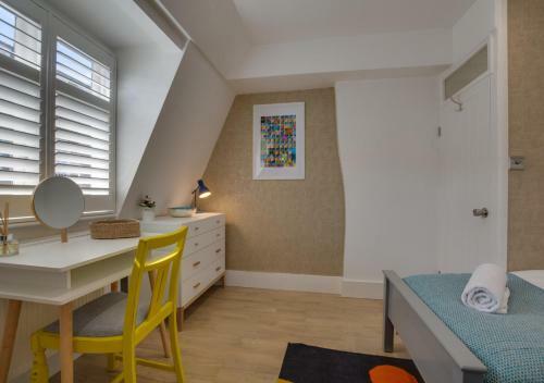 Corner Cottage