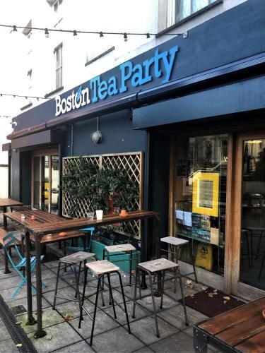 Higgihaus #3b 4 Bed Big Groups Hip Location Sleeps 10