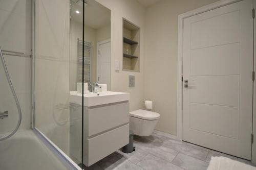 A Brand New Modern 2-bed Apartment In Bedminster