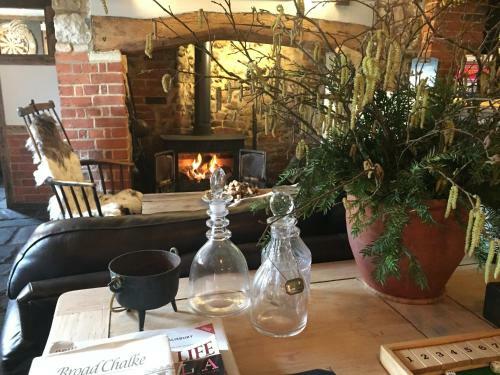 Hotel The Queen's Head At Broad Chalke