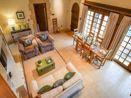 Coach House, Saintbury