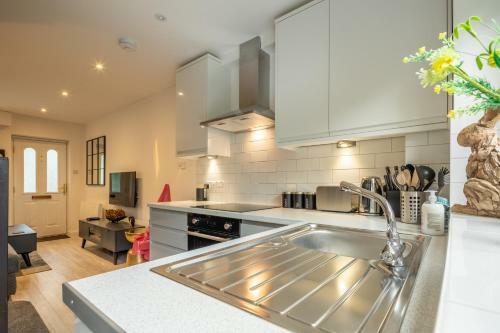 Apartamento Delightful Central Duplex - 2 Mins To Station