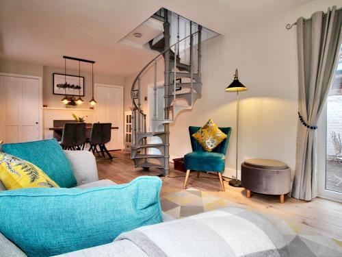 Spacious Country Cottage In Historical Canterbury