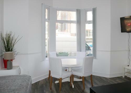 3 Fitzhamon Embankment Apartments