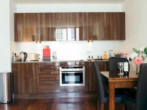 Super Central Cardiff Apartment Close To Stadiums!