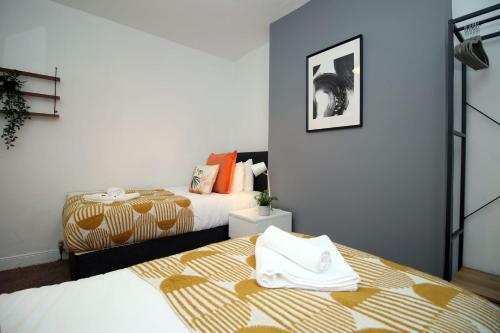 Adamsdown Lodge By Staybc