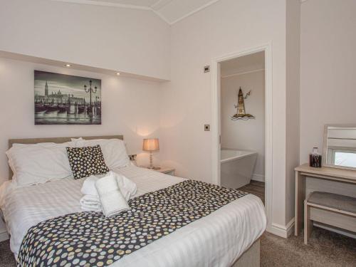 Sherwood 12 (Gold 2 Bedroom)