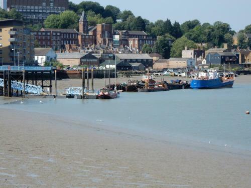 Lovely 3 Bed Apartment Chatham By Historic Dockyard