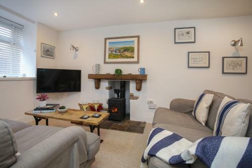 Bwthyn Cerrig (pebble Cottage)