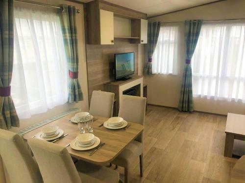 Oak Prestige Holiday Home