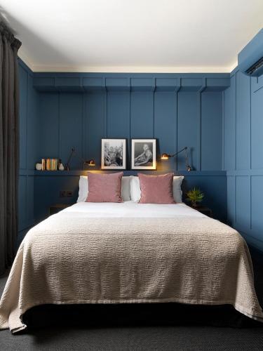 Cult Hotels The George Cheltenham