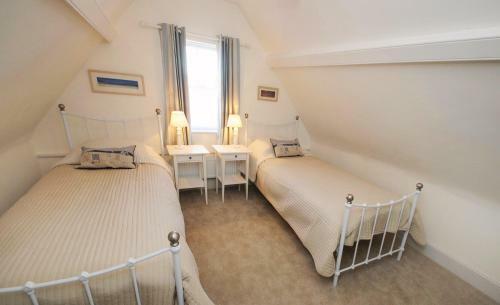 Quay Corner, 5 Bed House, Christchurch Dorset
