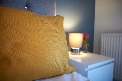 Clarendon Heights - Stylish Two-bedroom Apartment