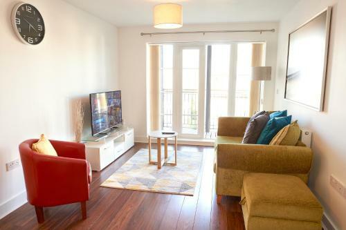 Clarendon Heights - Stylish Two-bedroom Apartment