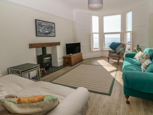 11 Marine Terrace