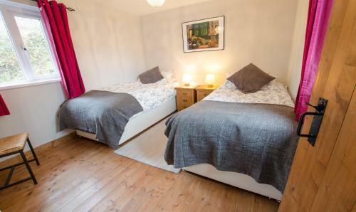 Berry Cottage Croyde | 4 Bedrooms / Sleeps 7-9 / Dog Friendly