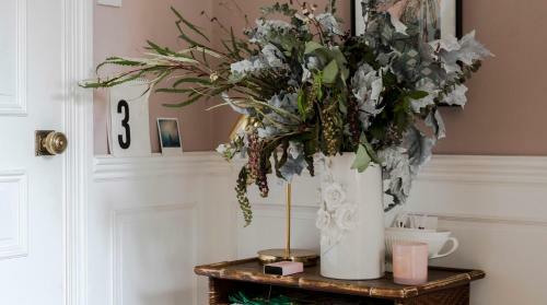 Apartamento Plum Guide - The Feminine Mystique
