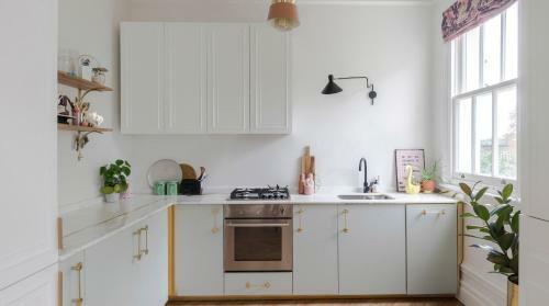 Apartamento Plum Guide - The Feminine Mystique