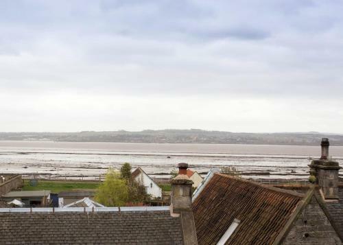 Remarkable 2-bed Apartment In Culross