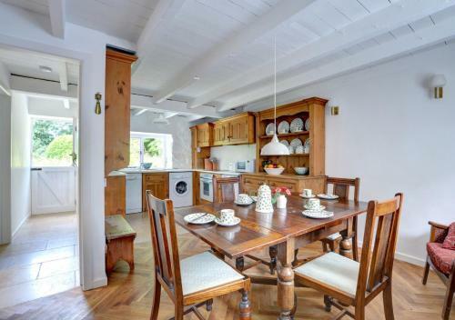 Crown Cottage