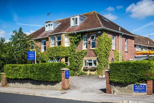Bed & Breakfast Aquila Heights Guest House