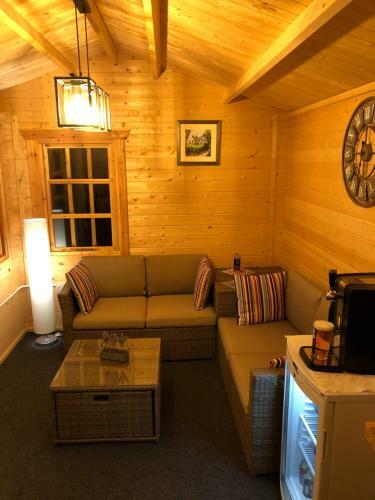 Hostal Kirkwirral Guest House And Spa