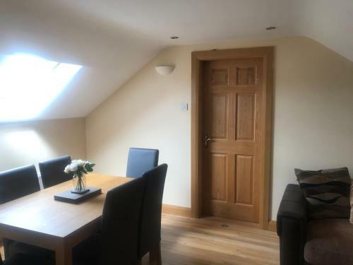 Tranquil Countryside Bungalow With Private Garden!