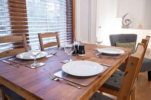 Apartamento ? Spacious 2 Bed Flat, Close To University ?