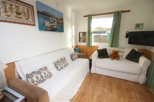 10a Medmerry Park 2 Bedroom Chalet - No Manual Workers Allowed