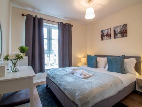 Bright & Tranquil Apartment Close To City Centre