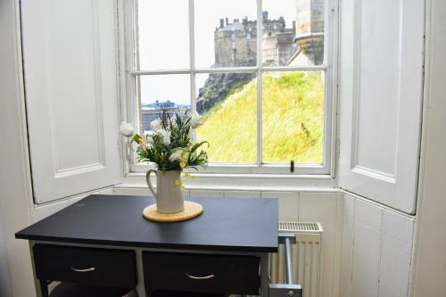Castle Wynd - Historic Edinburgh Castle Views Central Apartment