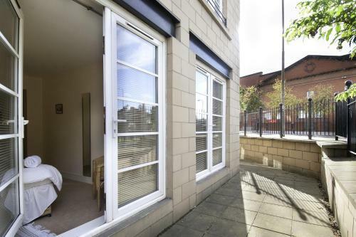 Apartamento 201 Quiet 2 Bedroom Property With Secure Private Parking