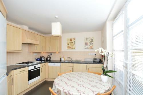 Apartamento 201 Quiet 2 Bedroom Property With Secure Private Parking