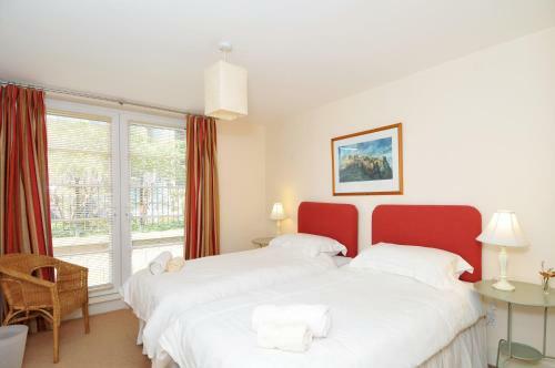 Apartamento 201 Quiet 2 Bedroom Property With Secure Private Parking