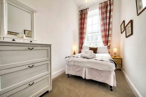 Altido Spacious And Stylish 4-bed Georgian Apartment