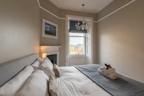 Bruntsfield Place - Beautiful 2 Bed Apartment With Spectacular Views!