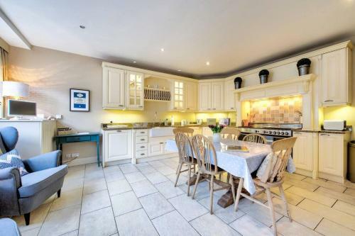 Altido Luxury City Centre Mews House