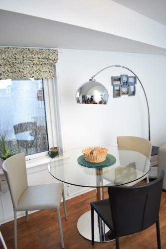 Chapel Lane - Charming Modern One Bed Apartment At The Shore!