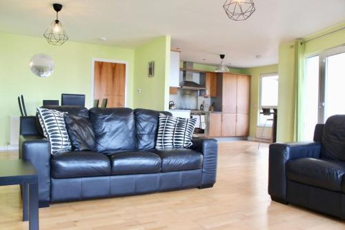 3 Bedroom Apartment In Vibrant Area