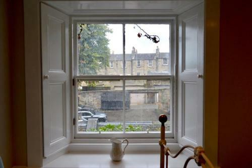 Stylish City Centre Apartment - Sleeps 3
