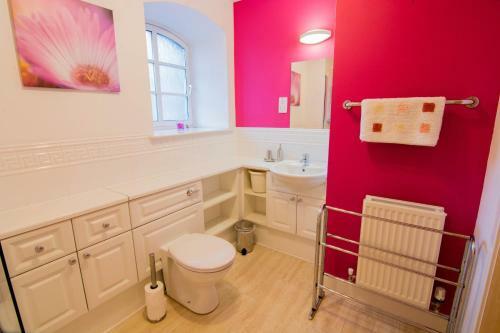 241 Fabulous Three Bedroom Apartment On The Second Floor With Parking