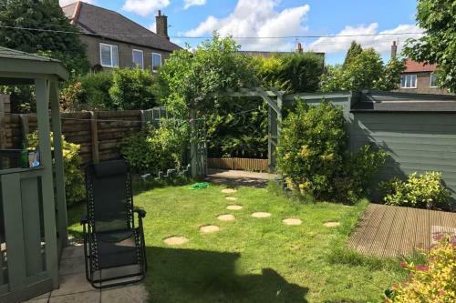 Apartamento 2 Bedroom Flat With Parking And Private Garden