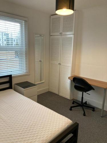 4-bed House In Exeter 30 Mins Drive To The Beach