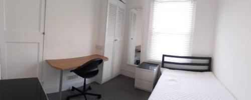 4-bed House In Exeter 30 Mins Drive To The Beach