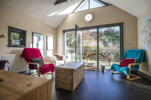Rock Cottage - 3 Bedroom Holiday Home - Fishguard