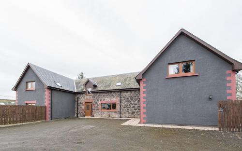 The Granary With Hot Tub Near Perth Perthshire